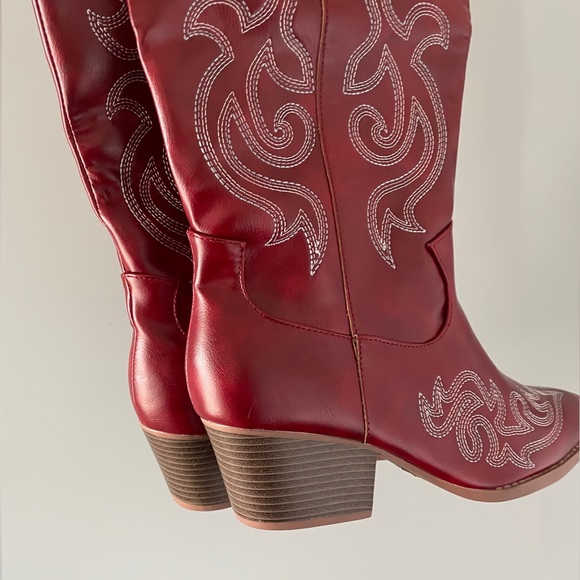 Red western cowboy boots - women’s size 8 - Picture 2 of 5